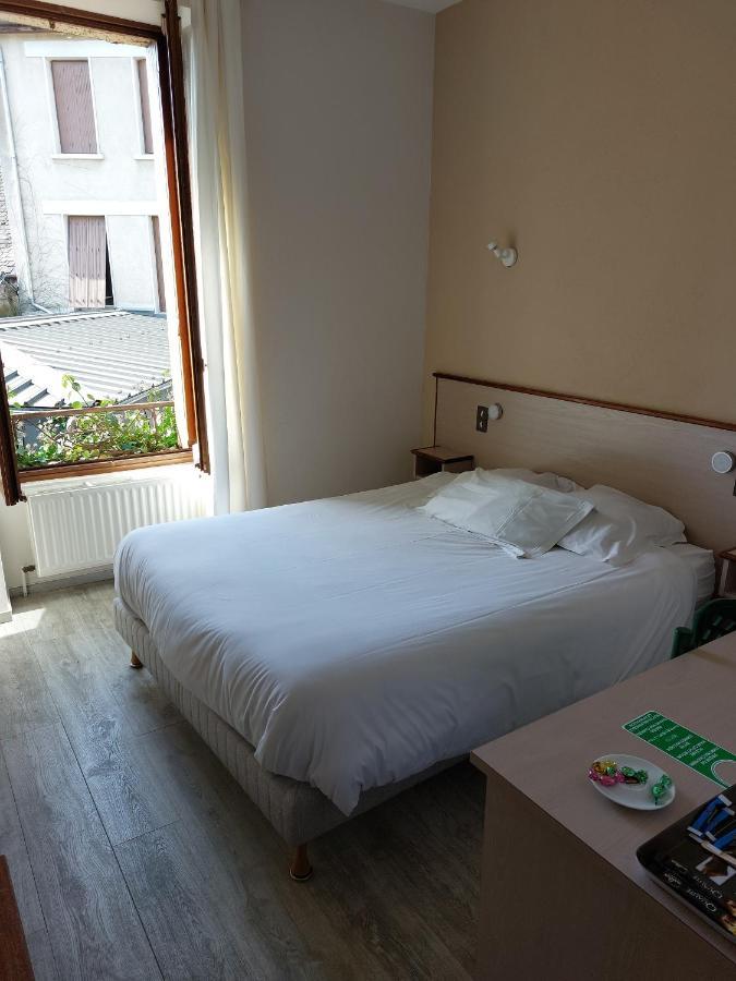 Hotel De France Objat Ngoại thất bức ảnh